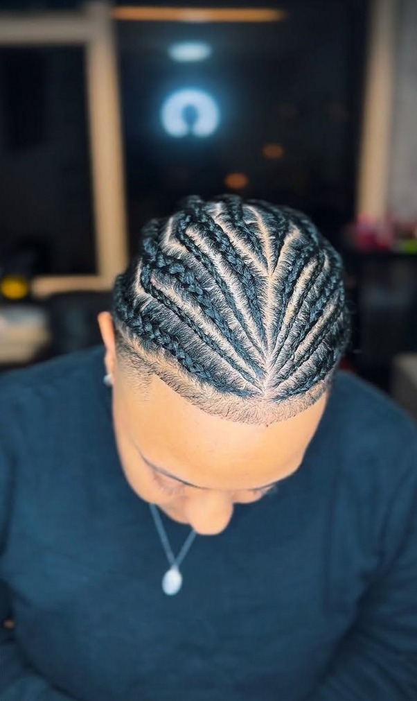 Strak gevlochten cornrows, van bovenaf